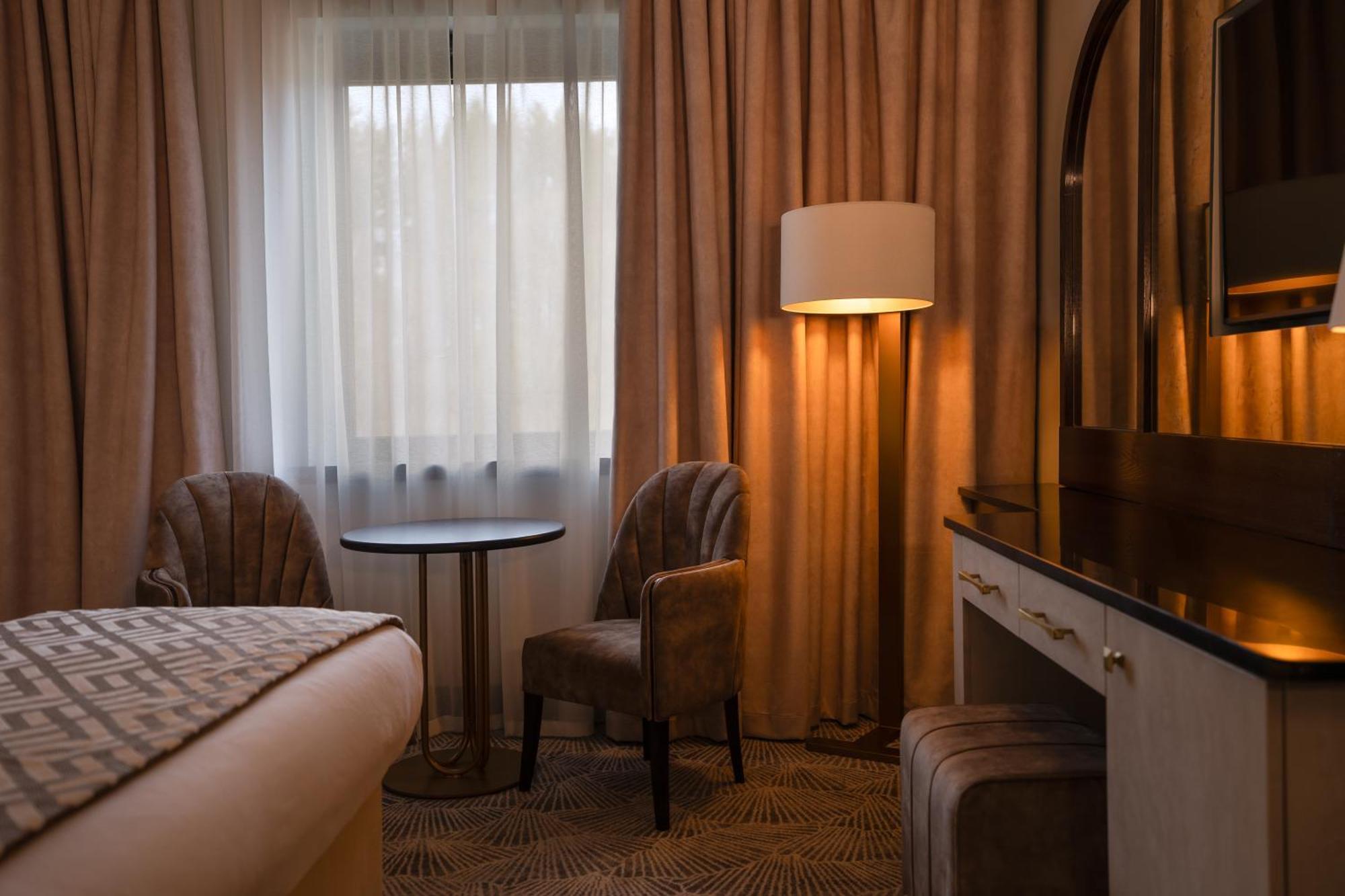 Crossbasket Castle Hotel & Restaurant High Blantyre المظهر الخارجي الصورة
