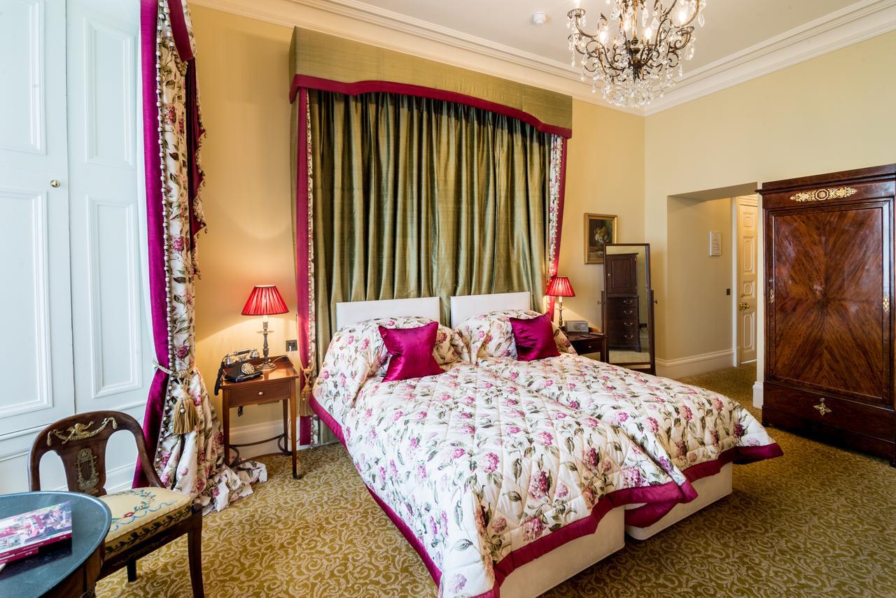 Crossbasket Castle Hotel & Restaurant High Blantyre المظهر الخارجي الصورة